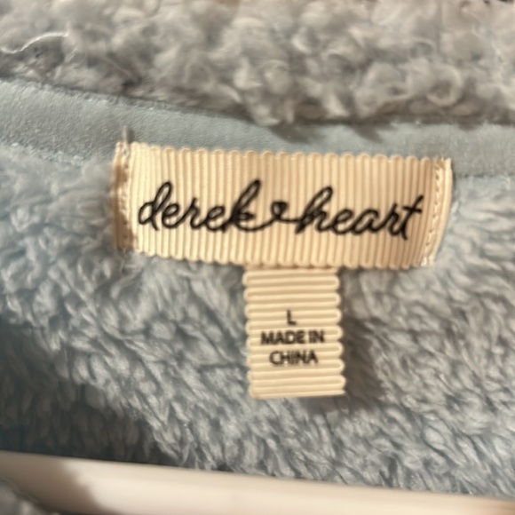 Derek Heart light blue plush sweatshirt - Picture 6 of 6